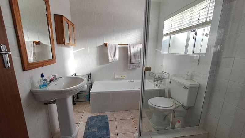 2 Bedroom Property for Sale in Stilbaai Wes Western Cape